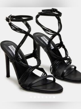 NWOT Steve Madden Lele Black Strappy Wrap-Heel Sandals